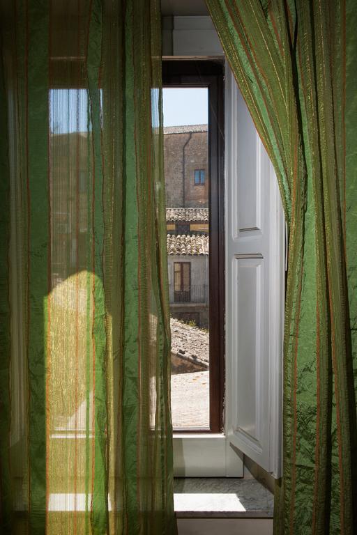 Umberto 33 Bed & Breakfast Piazza Armerina Cameră foto